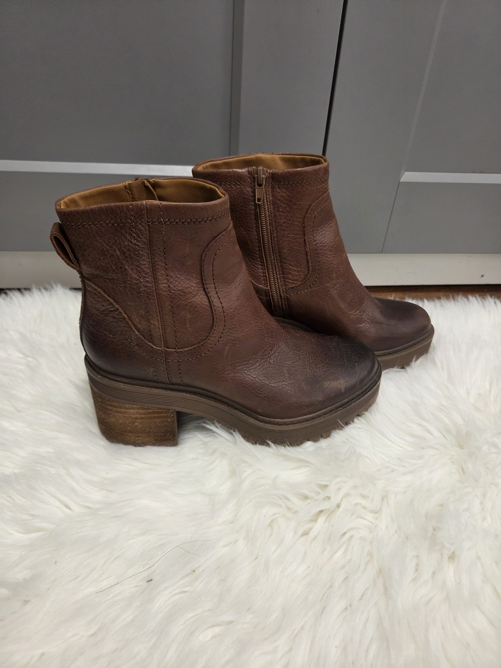 Zodiac Clair Leather Lug Sole Womens  Platforma ankle Boots US 7.5 Brown